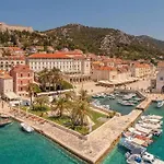 San Giovanni * Hvar Town